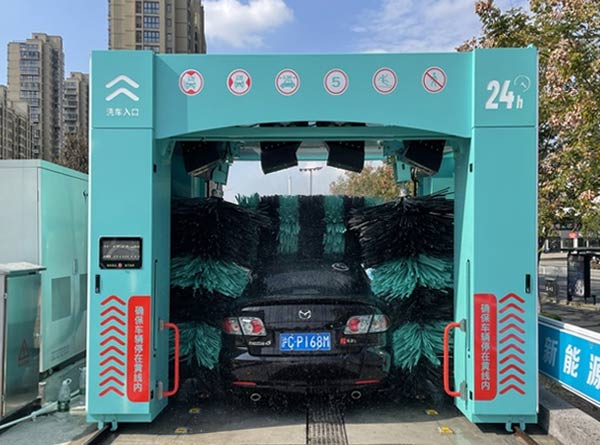 浙江海寧的這個充電站充電，無人洗車，一站式服務